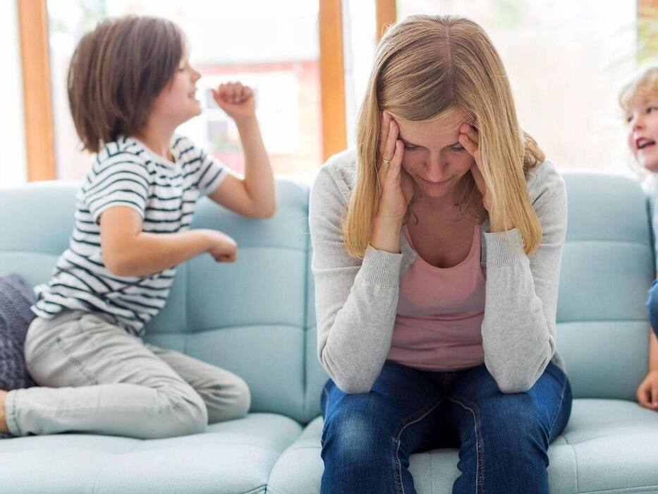 माता-पिता की इन 5 हरकतों से टूट जाता है बच्चे का दिल, अंदर ही अंदर घुटने लगता है बच्चा