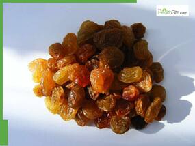 6 Healthy Reasons Why You Must Eat Soaked Raisins Every Morning