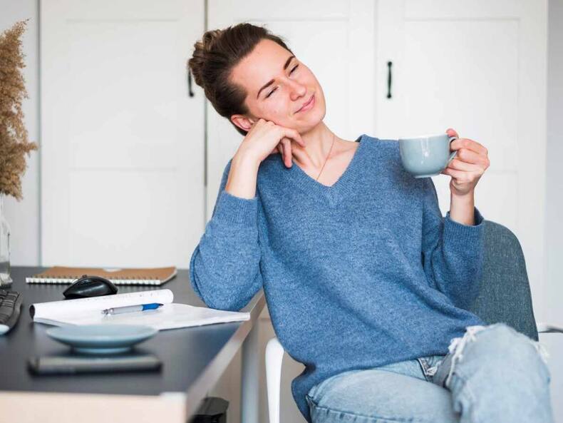 Combat Daily Stress: Calm Down Immediately By Doing These 8 Simple And Healthy Things