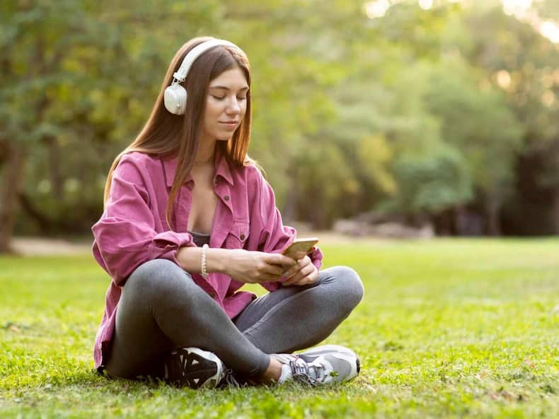 Combat Daily Stress: Calm Down Immediately By Doing These 8 Simple And Healthy Things