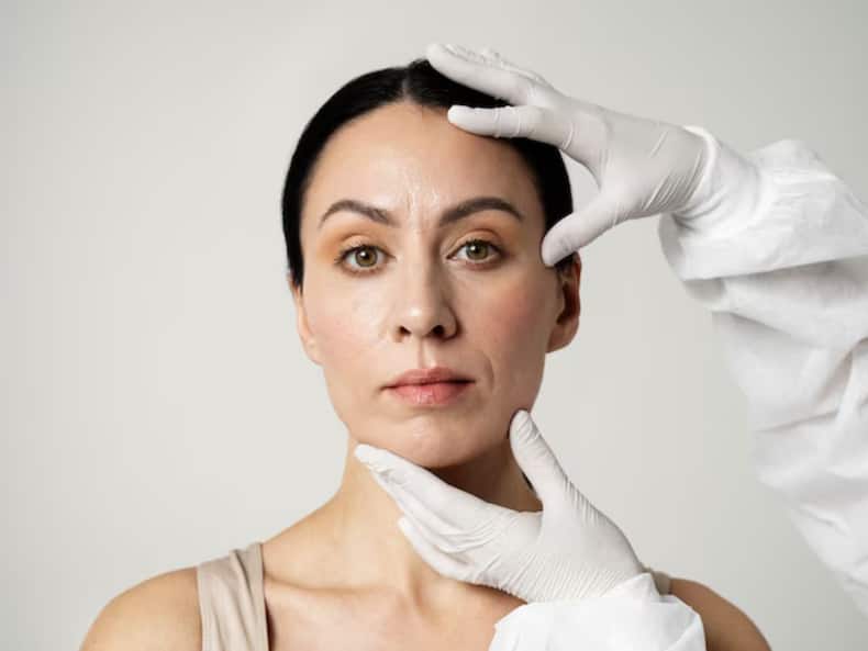 Anti-Aging Remedies: आजकल 40 की उम्र से पहले झुर्रिया क्यों आ रही है? जानिये एजिंग रोकने के 4 जबरजस्त देसी नुस्खे