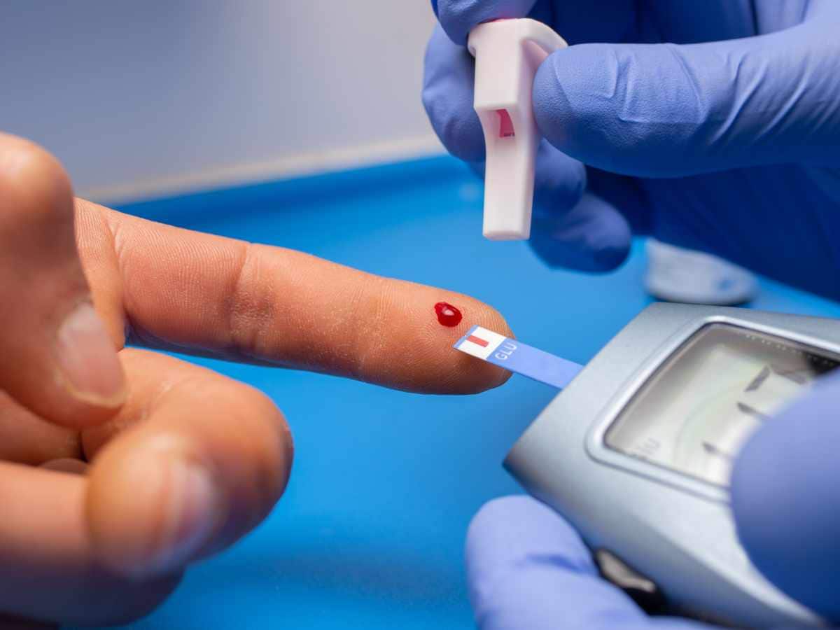 Annual Health Checkup, Preventive Health Checkups, regular health checkup, healthy habits for fathers, health checkups for fathers, healthy living, father's health, father's day health checkups, men's health, preventive care, health screenings, health and wellness, regular health checkups, father's day gifting ideas, Father's Day 2025