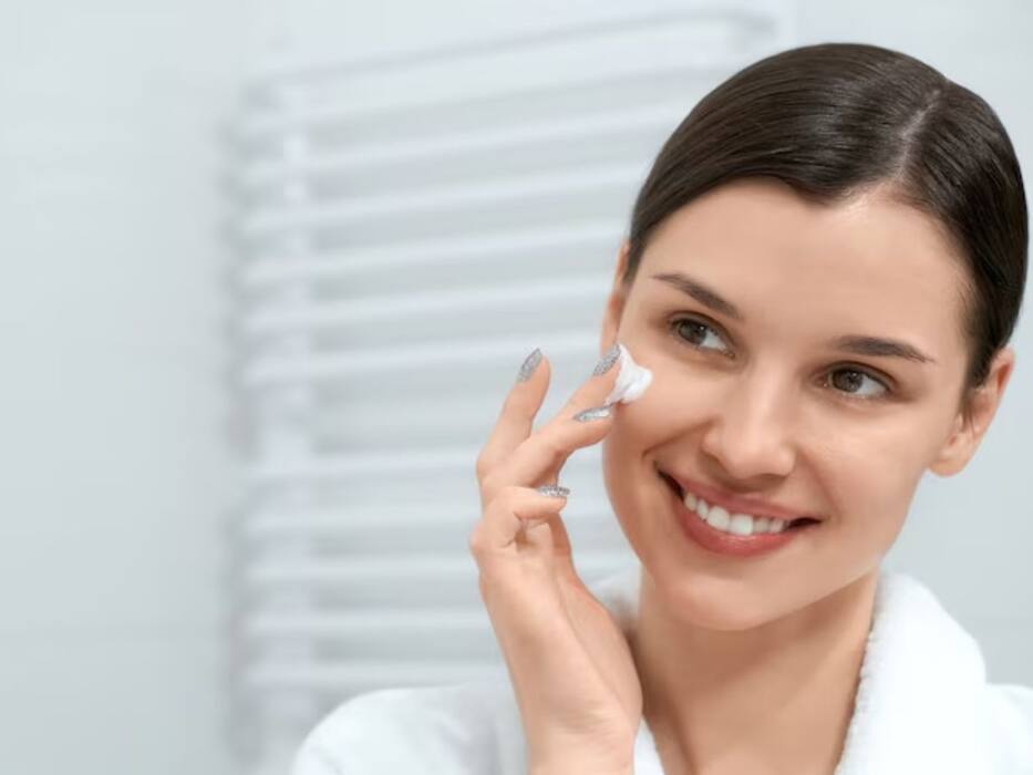 गर्मी में चेहरे की देखभाल कैसे करें? जानें 5 टिप्स, जिनसे स्किन बनी रहेगी हेल्दी