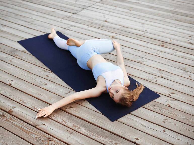 5 Easy Yoga Asanas To Get Rid Of Shoulder Pain Immediately