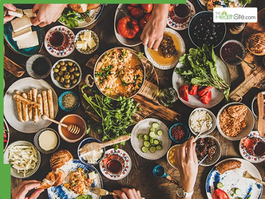 Monsoon Diet Tips: Foods to Avoid If You Have Acidity Or Gut Issues