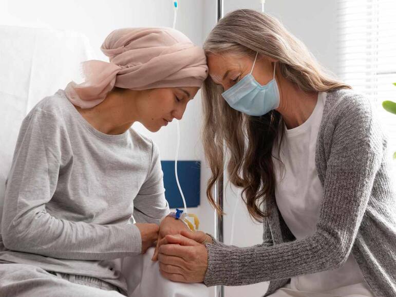 7 Ways To Help Someone Mentally And Emotionally After A Cancer Diagnosis