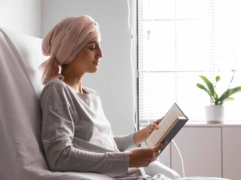 7 Ways To Help Someone Mentally And Emotionally After A Cancer Diagnosis