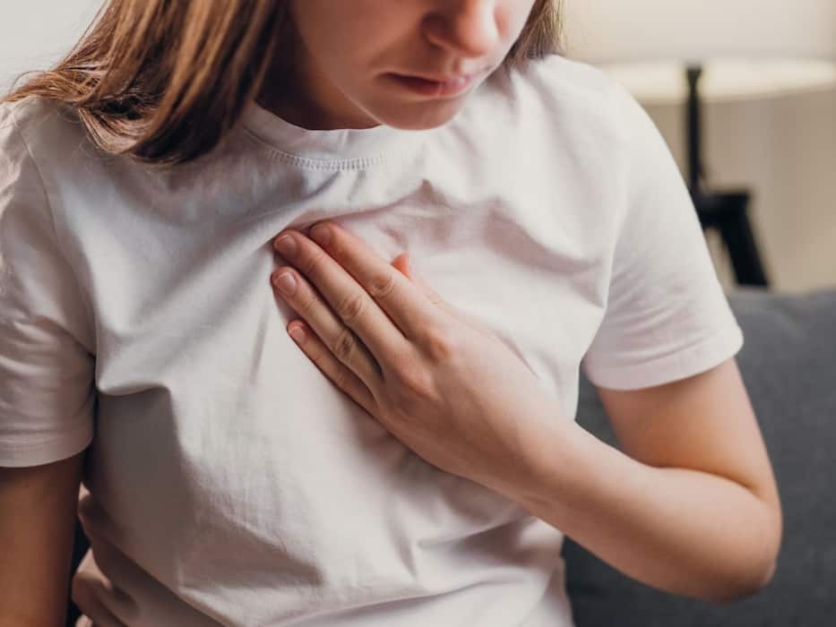 खुली हवा में घुटन महसूस क्यों होती है? इन 5 बीमारियों का हो सकता है संकेत