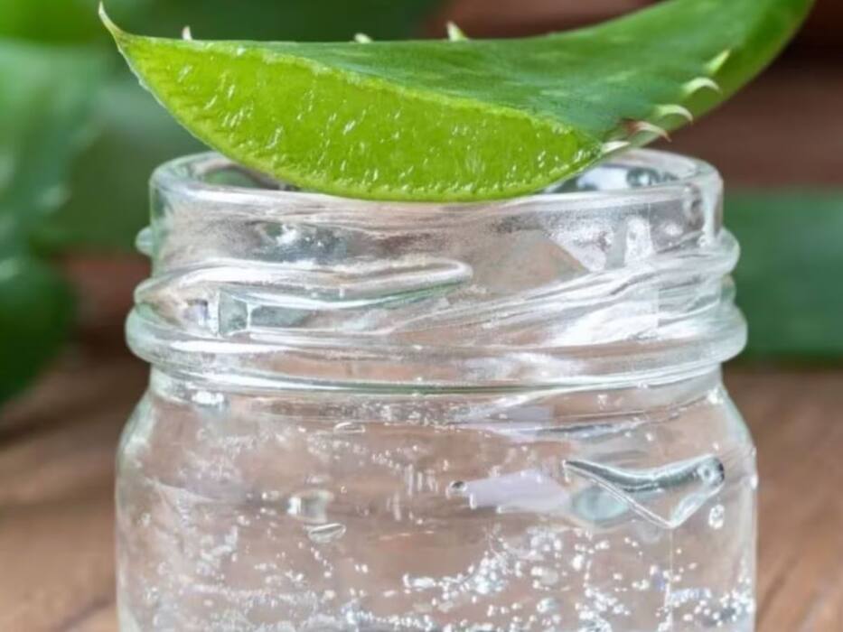 रातभर आंखों के नीचे एलोवेरा लगाने से क्या होगा? डार्क सर्कल्स कम करने के लिए एलोवेरा लगाएं ऐसे