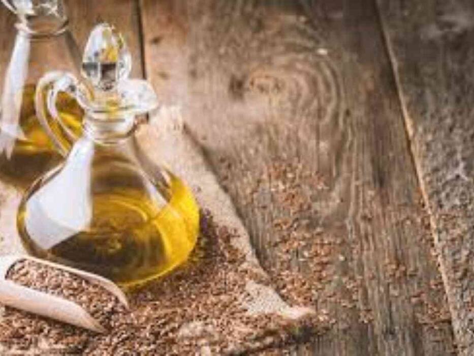 चेहरे की झुर्रियां हटाने के लिए कैसे लगाएं अलसी का तेल? जानिए 5 आसान तरीके