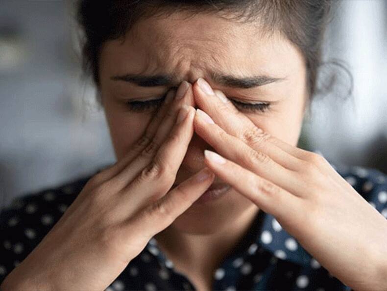 माथा या आइब्रो के ऊपर दर्द को कैसे ठीक करें? डॉक्टर से जानें