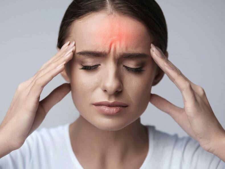 माथा या आइब्रो के ऊपर दर्द को कैसे ठीक करें? डॉक्टर से जानें