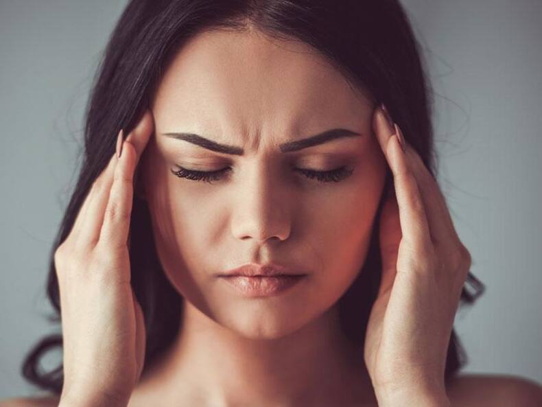 माथा या आइब्रो के ऊपर दर्द को कैसे ठीक करें? डॉक्टर से जानें