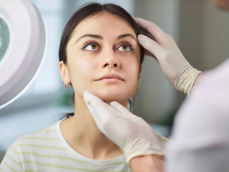 क्या चेहरे पर मेकअप ना टिकना स्किन की खराबी है?