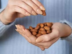 बादाम नहीं खाते बच्चे? तो इन 4 तरीकों से उनकी डाइट में शामिल करें Almonds
