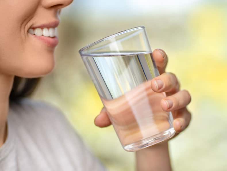 घर की सफाई करते समय फॉलो करें ये 5 स्किन केयर टिप्स, नहीं खराब होगी त्वचा