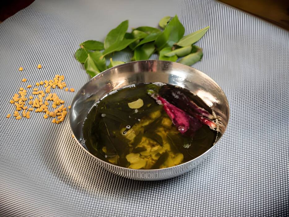 कंधे से कमर तक पहुंच जाएगी बालों की लंबाई, जानें बाल बढ़ाने के लिए कैसे इस्तेमाल होता है ये पत्ता