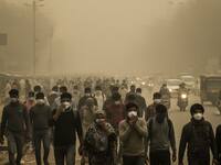 दिल्ली के प्रदूषण में कैसे रखें बच्चों की सेहत का ध्यान, बता रहे हैं डॉ. संजय जैन