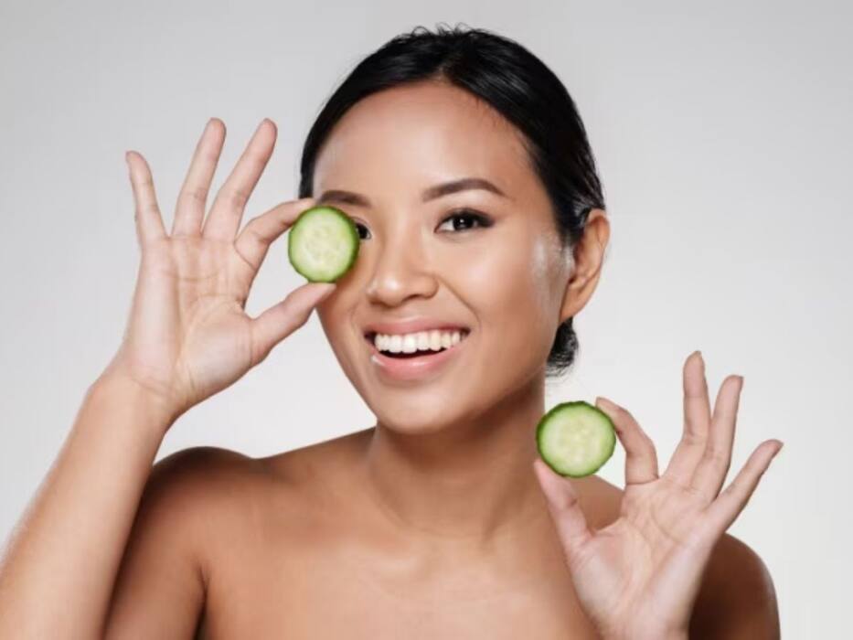 आंखों के नीचे काले घेरे हैं तो लगाएं ये 5 चीजें, धीरे-धीरे मिटने लगेंगे Dark Circles