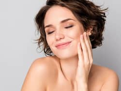 आलू + गुलाब जल का जादू: सर्दी में चेहरे पर लगाएं ये Combo, खिल उठेगी आपकी स्किन