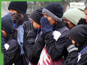 Delhi-NCR Schools Closed on Monday? National Capital Chokes Again as AQI Crosses 500; Safety Tips for Kids and Schoolgoers