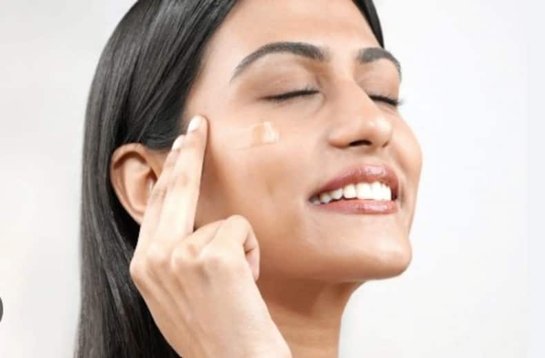 Rose Water For Face: 5 Amazing Benefits For Glowing, Acne-Free Skin