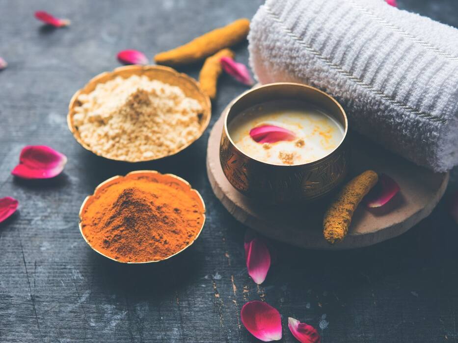 नवरात्रि के पहले दिन मिलेगा कमाल का निखार, आजमाएं 3 पाउडर से तैयार नुस्खा