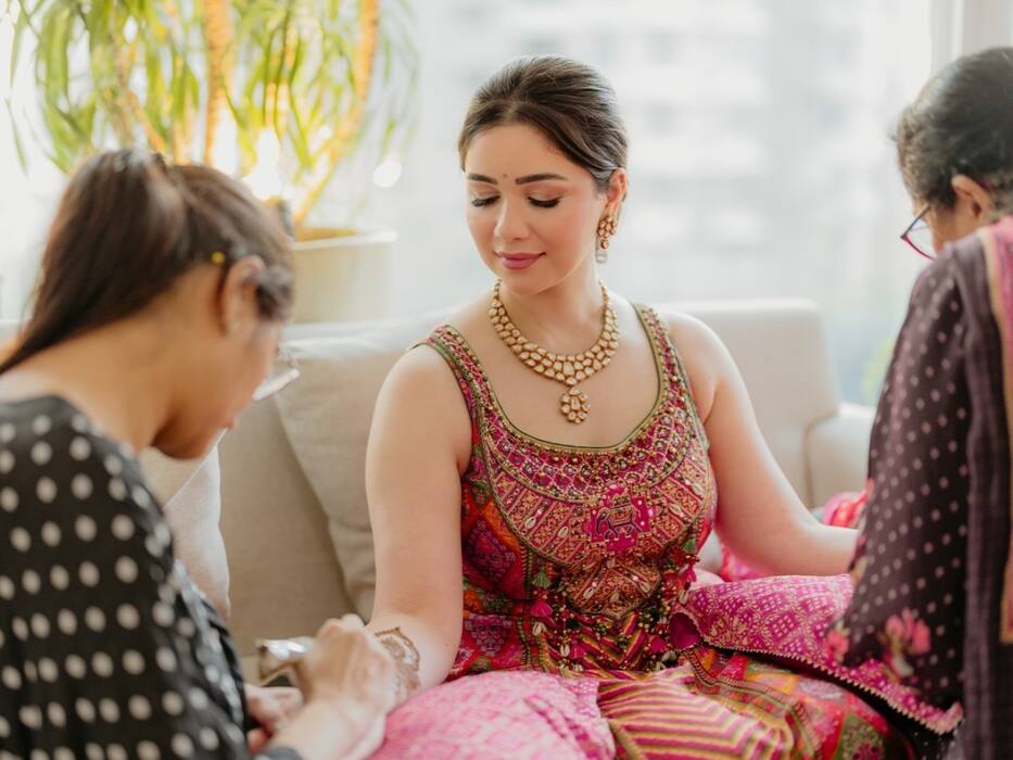 Sara Tendulkar की स्किन कैसे इतना नैचुरली ग्लो करती है? उनके स्किन केयर रूटीन से जानें