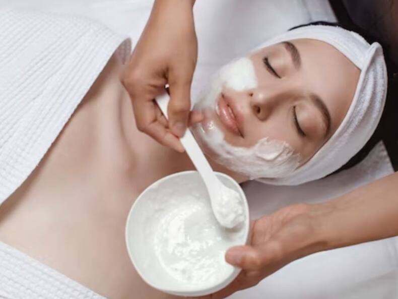 गर्मी में ग्लोइंग और हाइड्रेटिंग स्किन के लिए बेस्ट हैं Homemade Face Pack, आसान है इन्हें बनाने का तरीका
