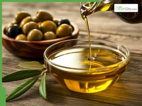 5 Best natural oils to mix with olive oil for thick hair growth on oily scalp