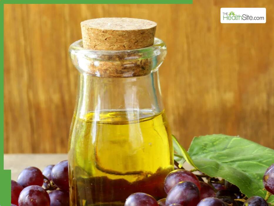 7 lightweight oils to mix with castor oil for faster hair growth based on your type
