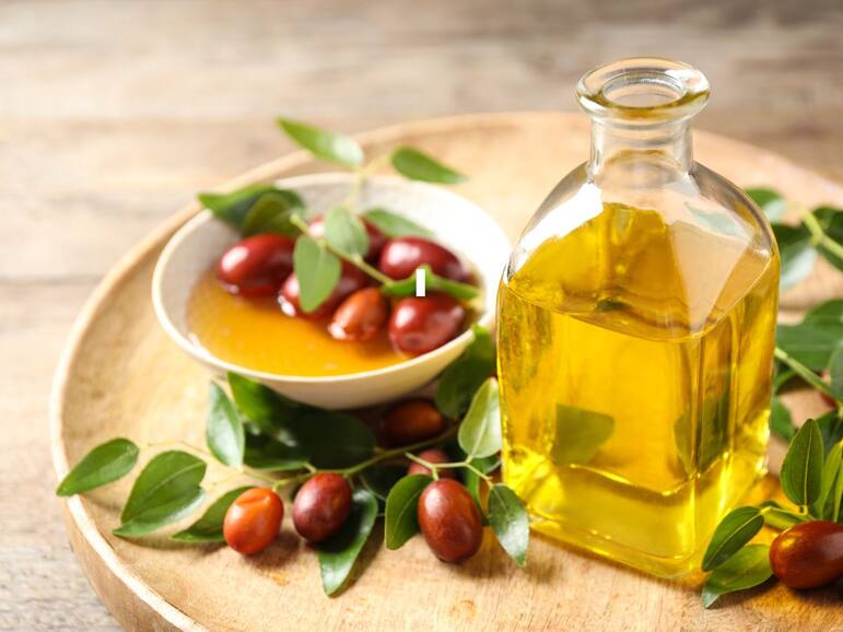 5 Best natural oils to blend with castor oil for quick and faster hair growth on an oily scalp