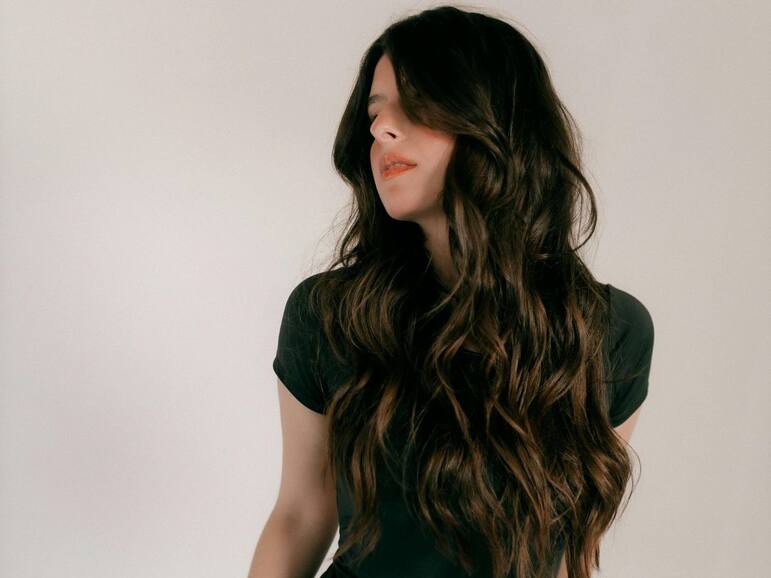 6 medicinal flowers for strong, long hair