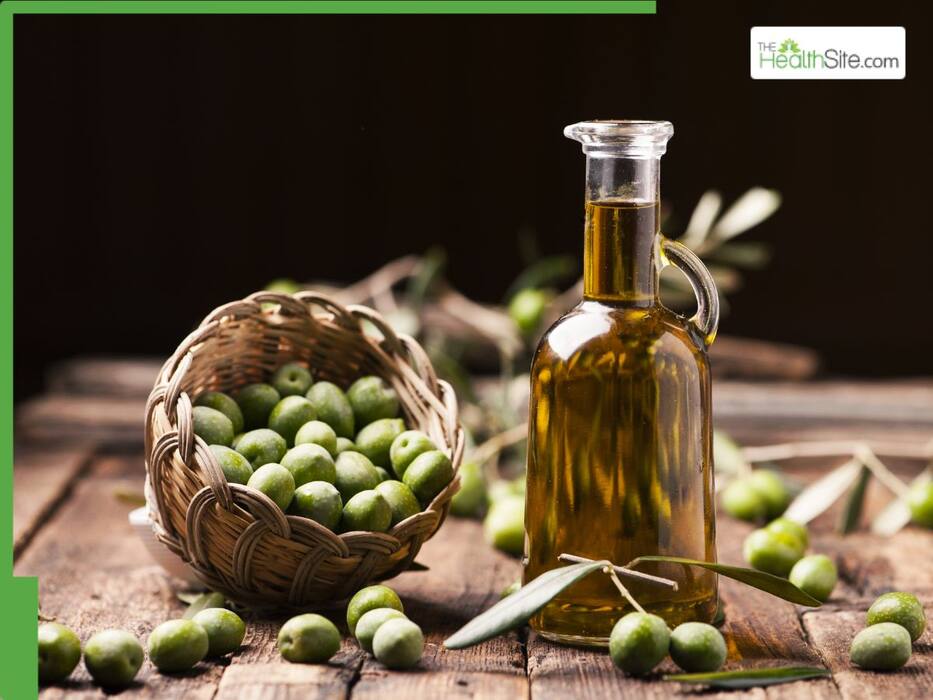7 lightweight oils to mix with castor oil for faster hair growth based on your type