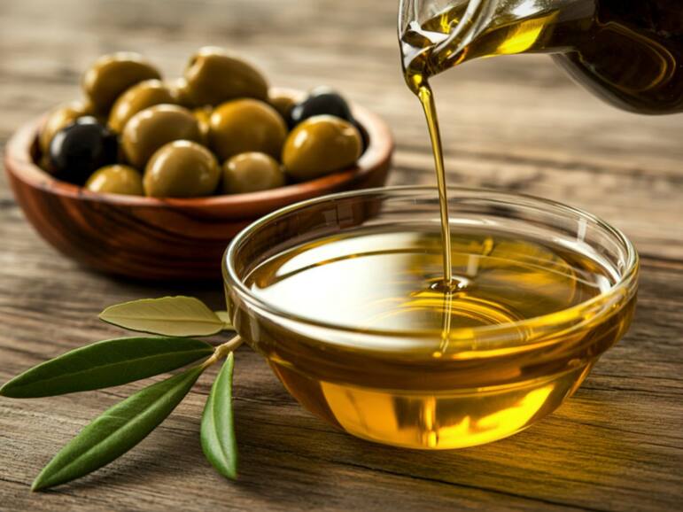 5 Best natural oils to blend with castor oil for quick and faster hair growth on an oily scalp
