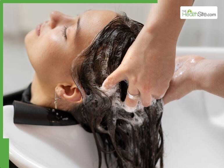 5 easy hair washing tips to control oily scalp in summer humidity