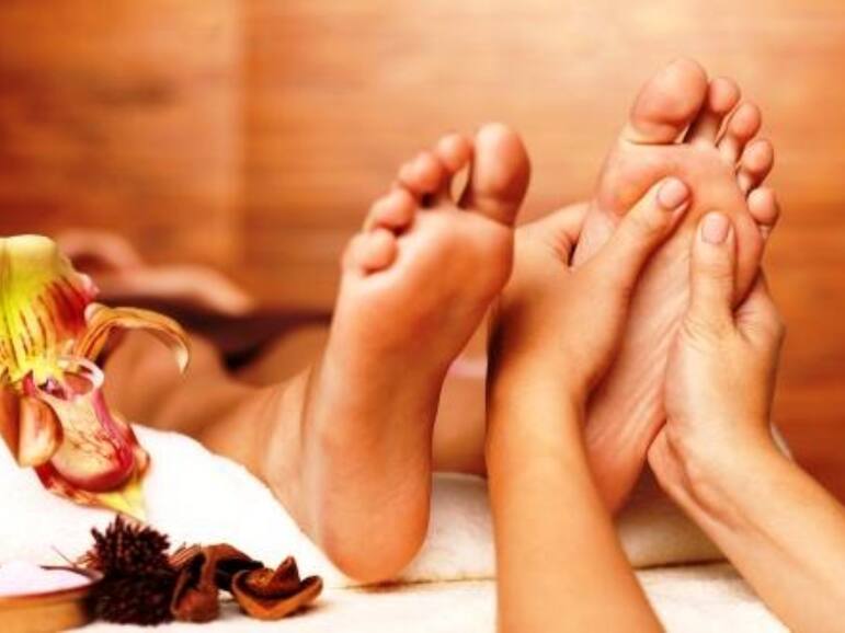 तलवों की मालिश किस तेल से करनी चाहिए और क्यों?