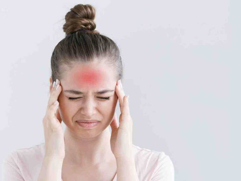 गुनगुने बादाम के तेल से सिर की करें मालिश, इन 5 परेशानियों से मिलेगा आराम