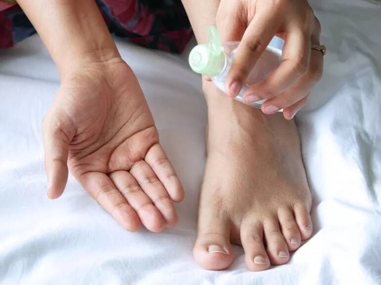 तलवों की मालिश किस तेल से करनी चाहिए और क्यों?