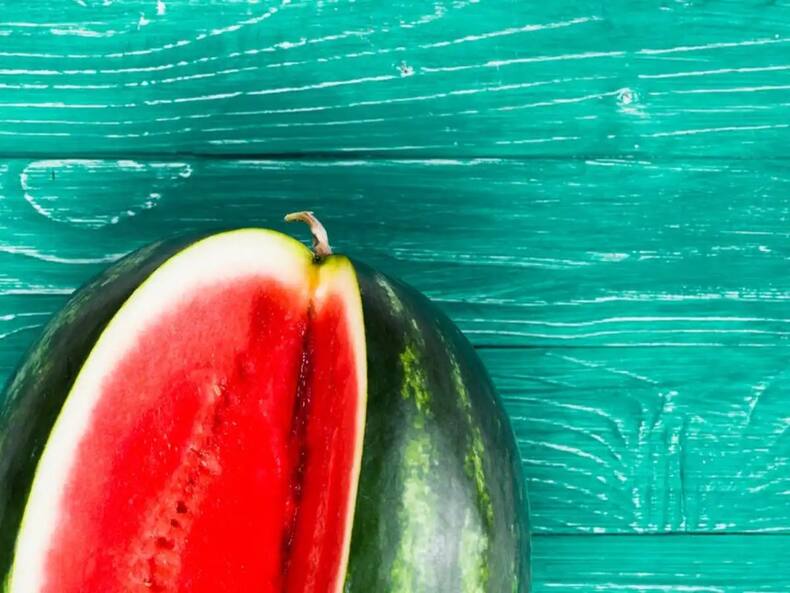 तरबूज का सफेद वाला हिस्सा खाना चाहिए या नहीं? जानें क्यों खास है Watermelon Rind