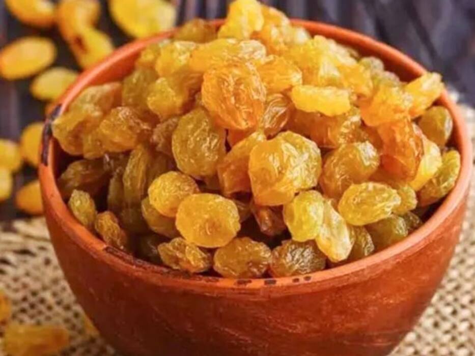 एक दिन में कितने बादाम और किशमिश खाने चाहिए? जानें सेवन का सही तरीका