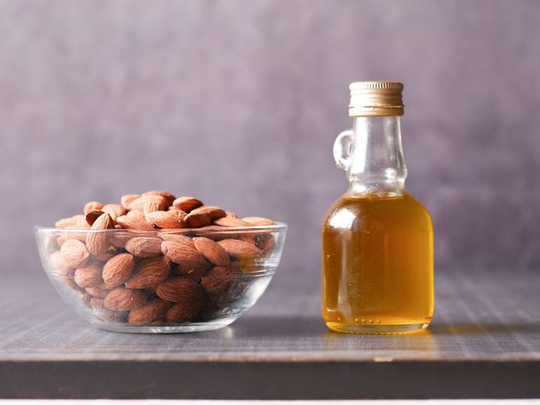 5 best oils to protect your skin based on your skin type