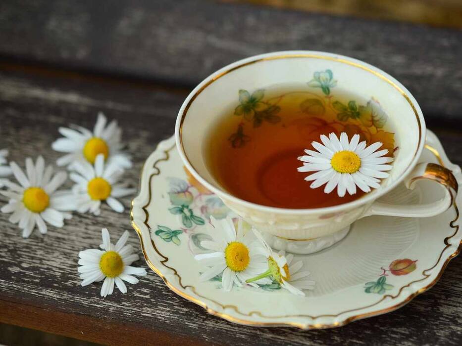 6 refreshing alternatives to caffeinated drinks for a cooler, hydrated summer