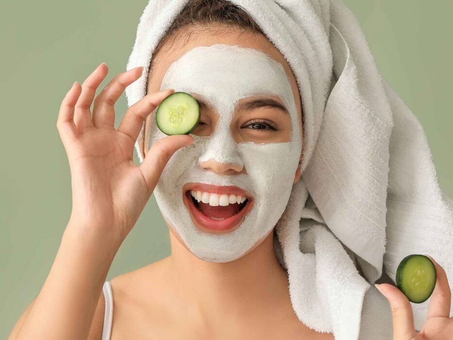 Summer skincare tips: 5 natural ingredients to remove tan and prevent acne breakouts