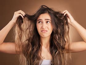 6 best oils to control frizzy hair in hot weather