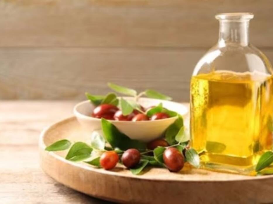 5 best natural oils for dry skin and hair for deep nourishment