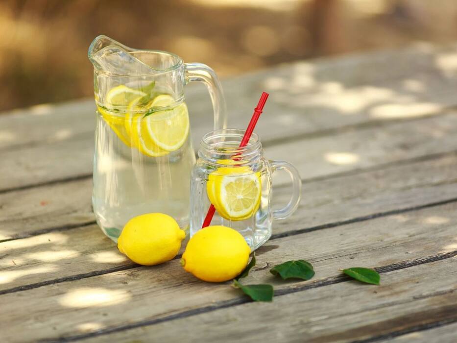 6 refreshing alternatives to caffeinated drinks for a cooler, hydrated summer