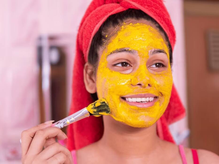 Summer skincare tips: 5 natural ingredients to remove tan and prevent acne breakouts