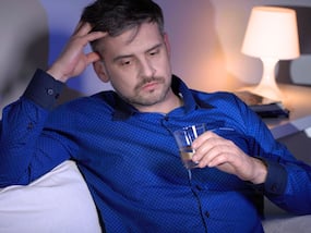 क्या अल्कोहल लेने से डिप्रेशन और एंग्जायटी कम होती है?
