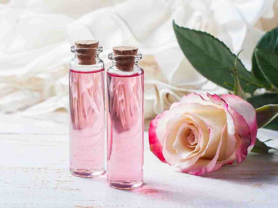रात को सोने से पहले ऑयली स्किन पर क्या लगाना चाहिए? जानें, 5 चीजें